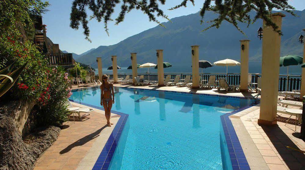 Hotel Castell - Montagnoli Group Limone sul Garda Exterior foto